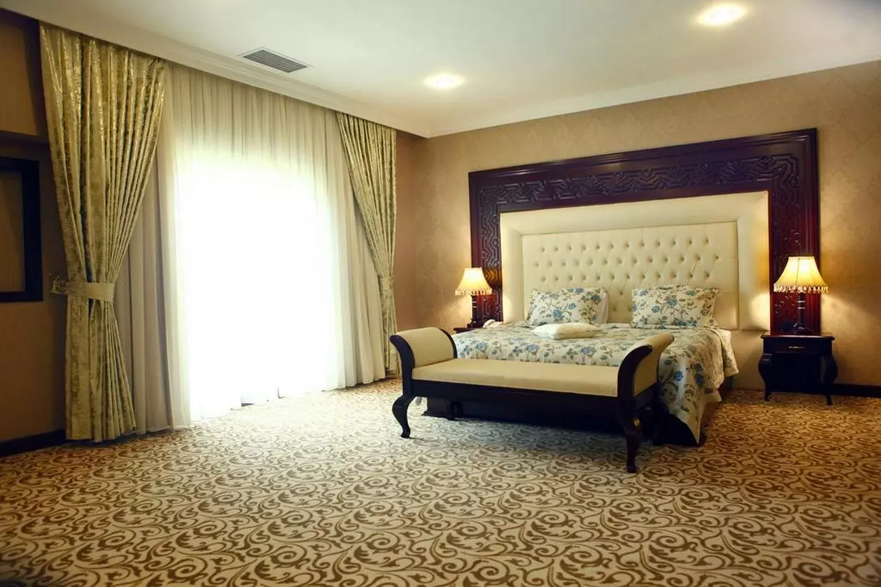 MODERN_SHABAVIZ (2).jpg